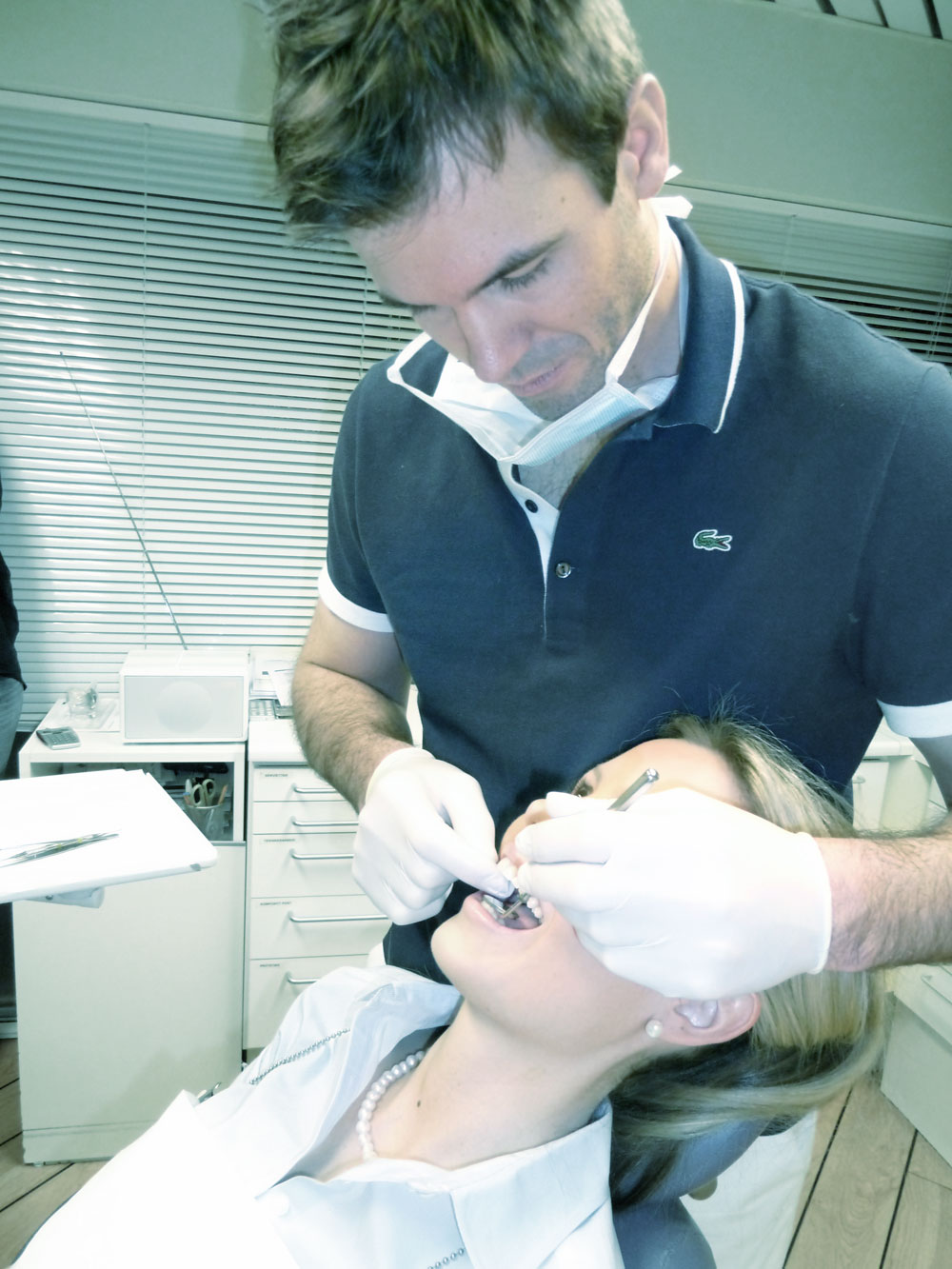 Tannlege Finnanger med pasient